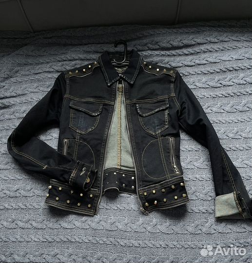 Джинсовая куртка приталенная