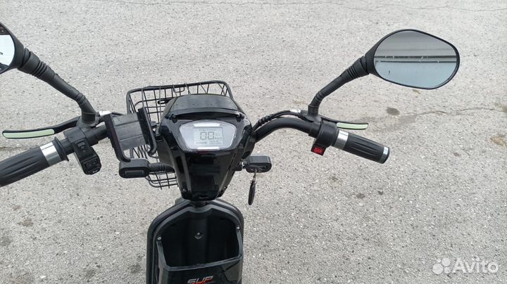 Электроскутер новый колёса16