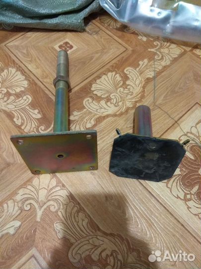 Опоры, стояки для фальшпола