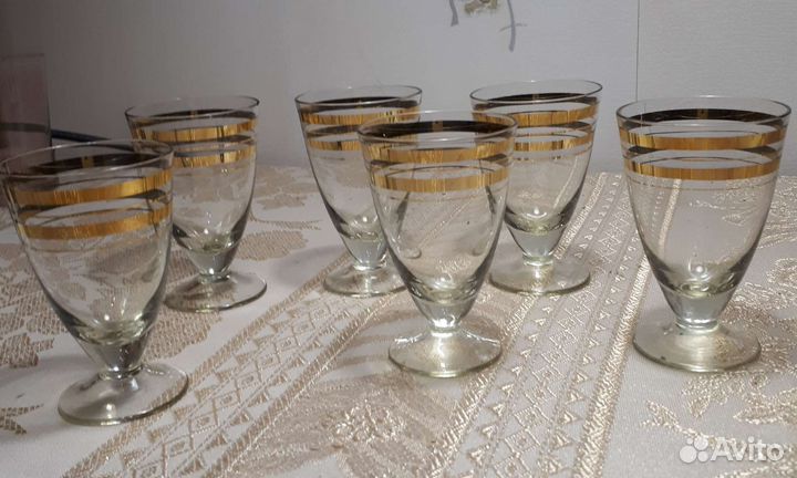 Лафитники, рюмки/стопки, салатник. Цветное стекло