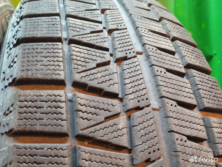 Bridgestone Blizzak Revo GZ 215/65 R16