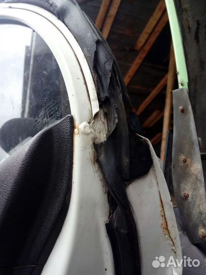 Geely emgrand ec7 дверь