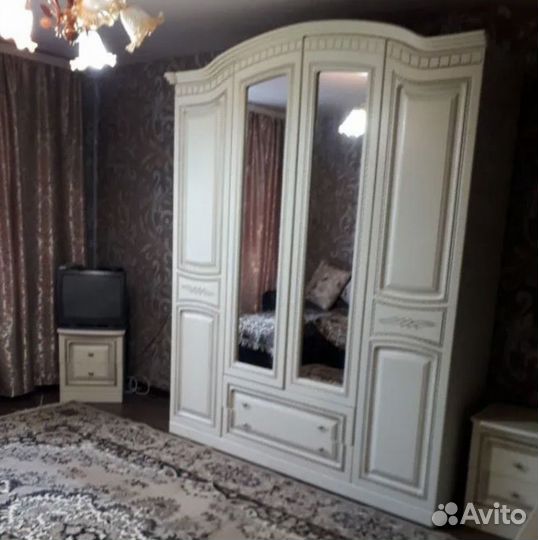 Шкаф
