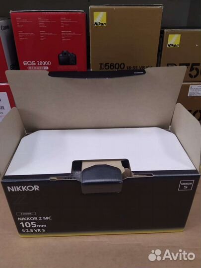 Nikon 105mm f/2.8 VR S Z MC Nikkor
