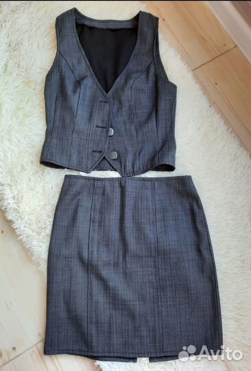 Пакет женской одежды на 42 платья юбки блузки