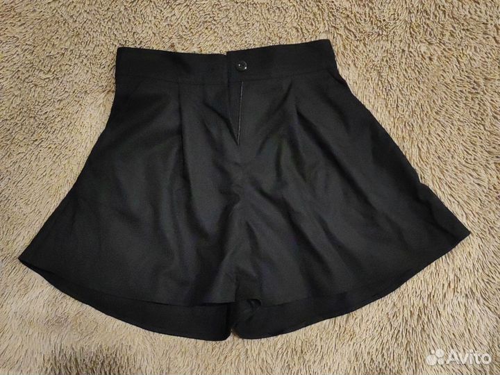 Шорты классические женские