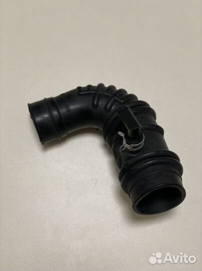 Патрубок воздушного фильтра Nissan Patrol Y61