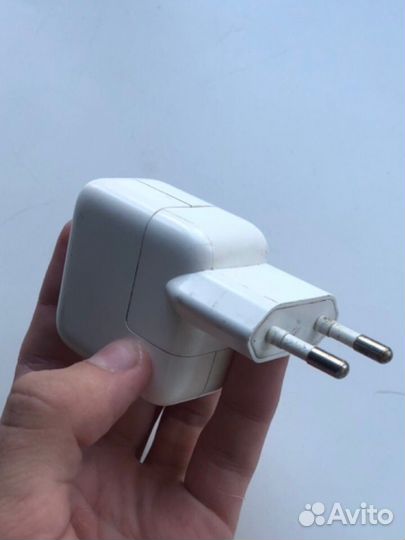 Вилка зарядного устройства iPhone