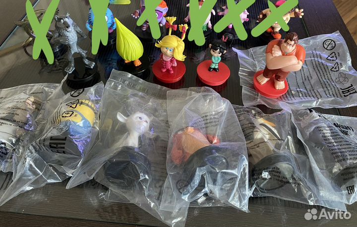 Коллекционные игрушки топперы из кинотеатра