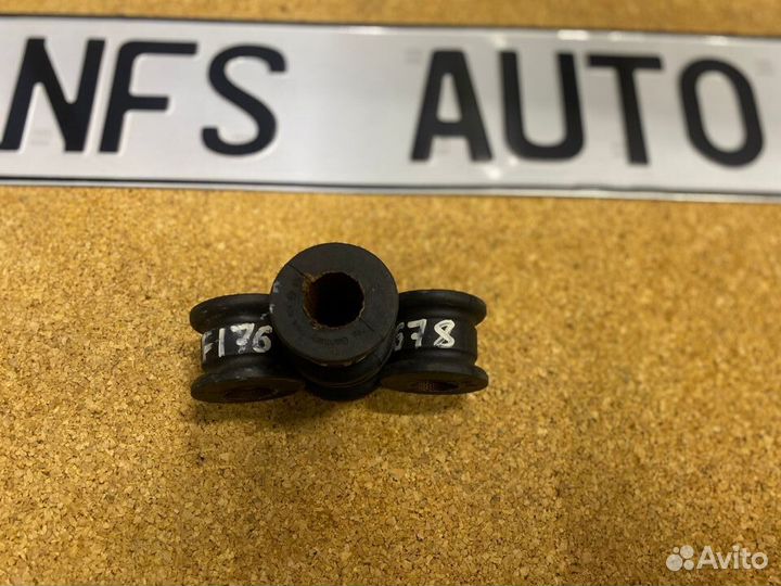 Втулка стабилизатора Mercedes 200E A1243235185