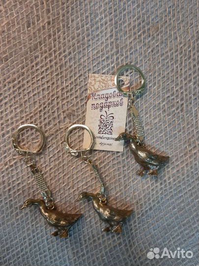 Брелок на ключи гусь бронза