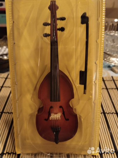 Сувенирная виолончель
