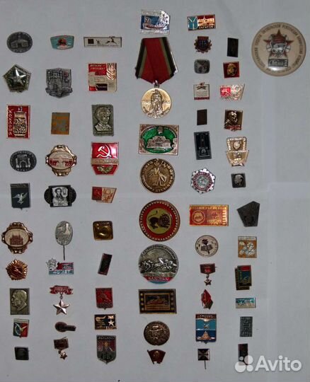 Коллекция значков и медалей СССР