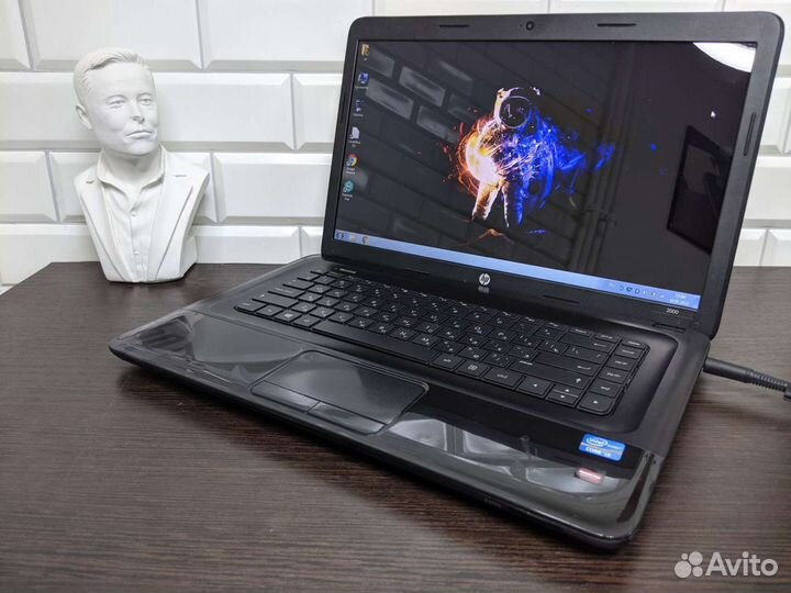 Ноутбук Hp 2000 на i3 и игровой видеокарте