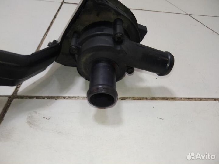 Насос водяной дополнительный Volkswagen Tiguan 5N1