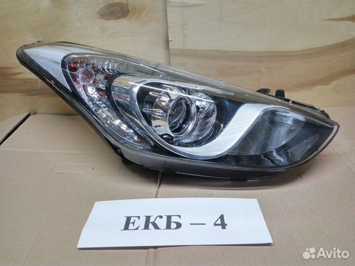 Фара правая Hyundai I30 11-15г 92102-A6000