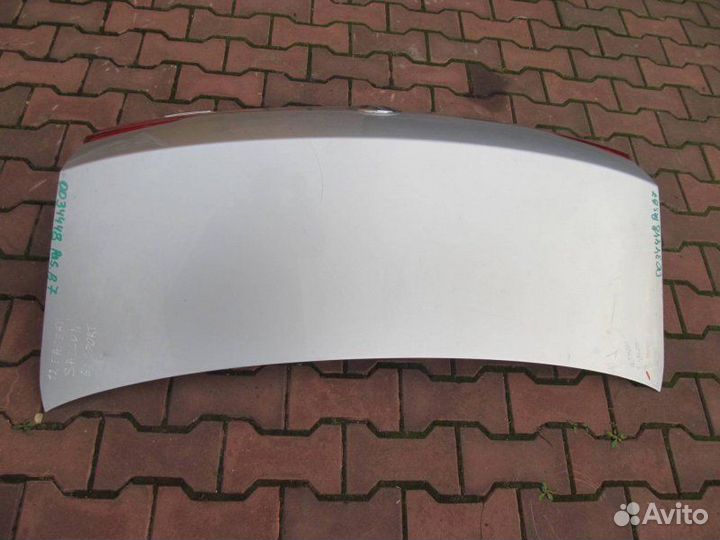 Крышка багажника Volkswagen Passat B7 2011