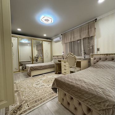3-к. квартира, 80 м², 5/5 эт.