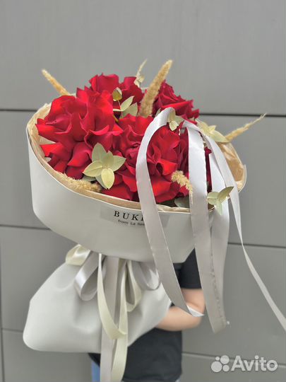 Букет красных французских роз