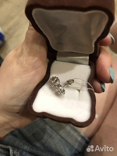 Серьги гвоздики