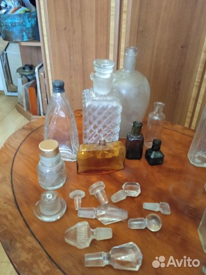 Стеклянные пробки, бутыли, штоф