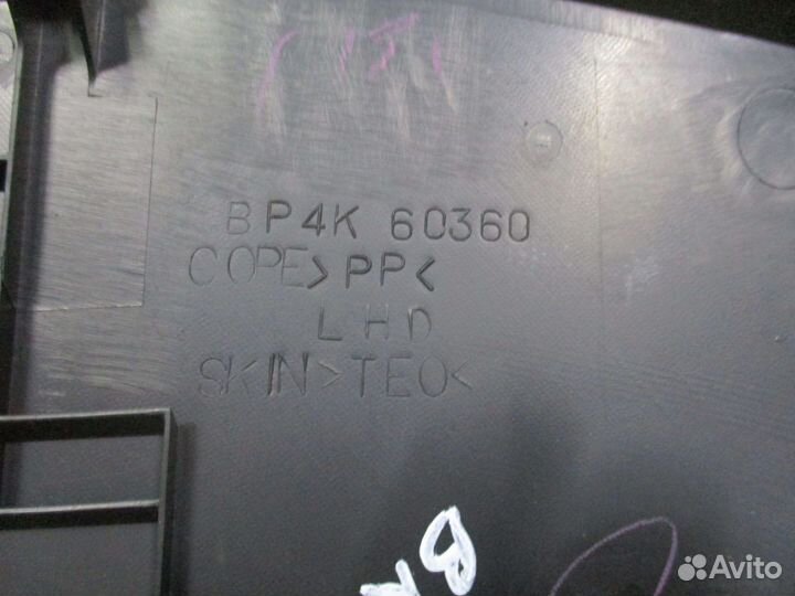 Накладка приборной панели левая на Mazda 3 BK