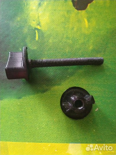 Болт крепления катушки