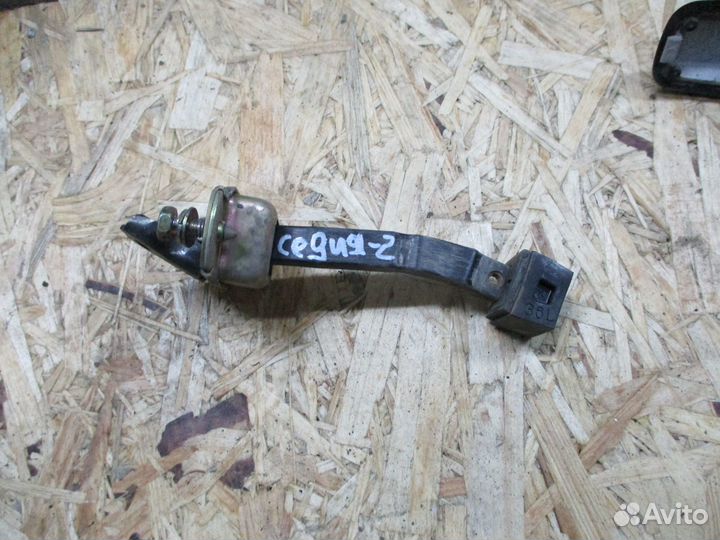 Ограничитель двери Митсубиси Лансер Седия