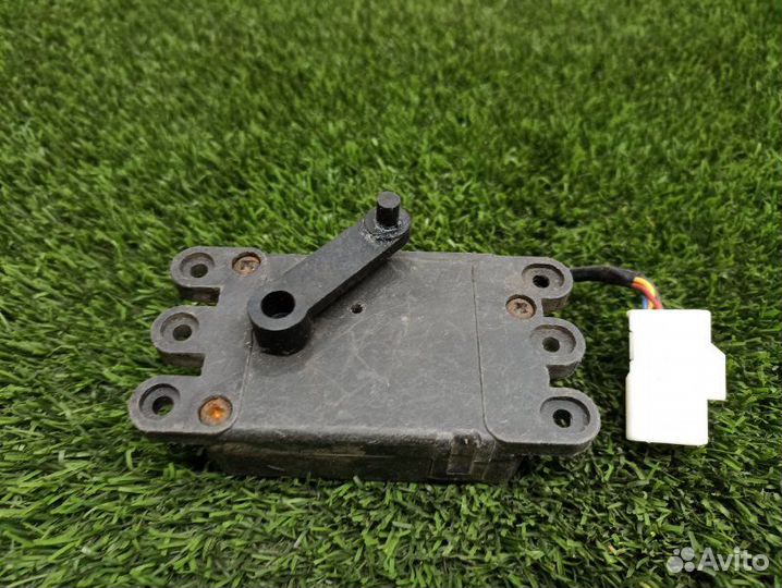 Сервопривод печки, моторчик заслонки отопителя