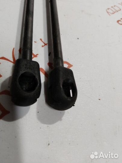 Амортизатор двери багажника Audi A3 8P CAX 1.4