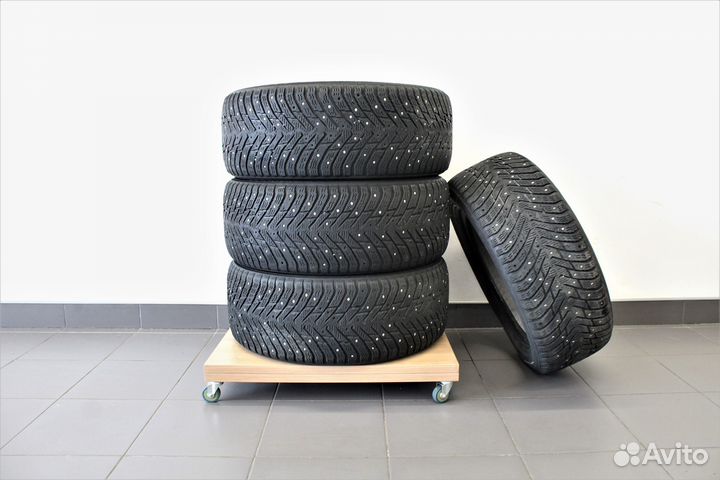 Nokian Tyres Hakkapeliitta 8 SUV 235/55 R17 103T