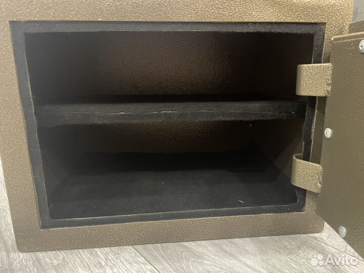 Сейф для документов или оружия