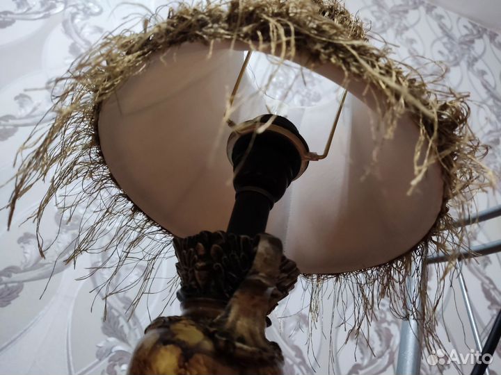 Лампа настольная