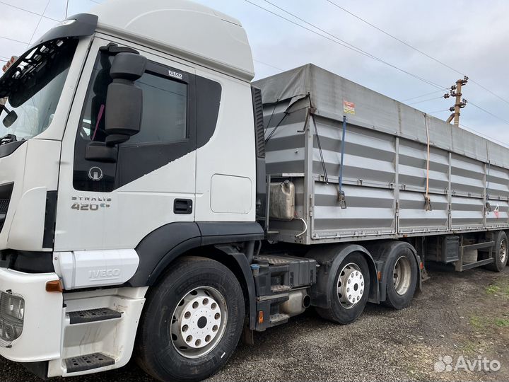 IVECO Stralis с полуприцепом, 2013