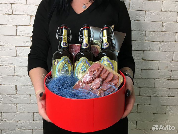 Коробка подарочная с деликатесами