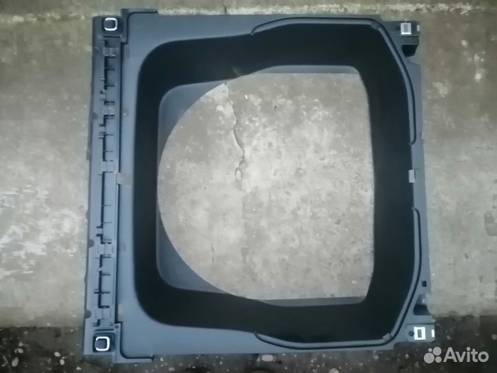 Ниша запасного колеса Jeep Grand Cherokee WK2