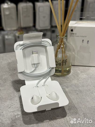 Оригинальные наушники Apple Earpods Lightning