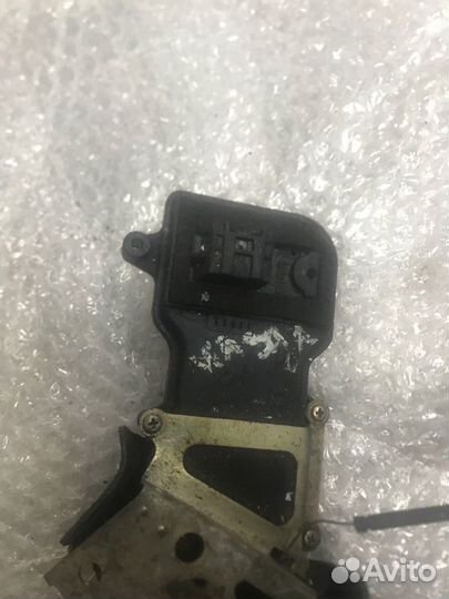 Замок двери задний правый Mazda Mazda6 GG QR20DE