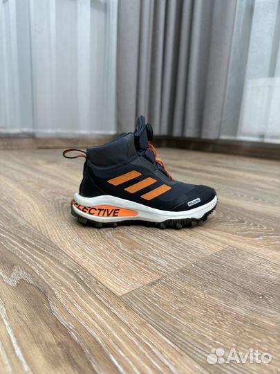 Кроссовки Adidas зимние размер 34