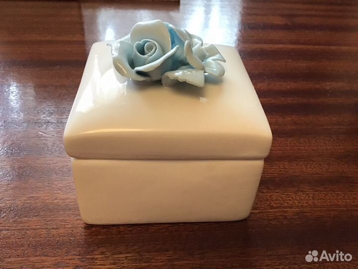 Шкатулка д/украшений,фарфор