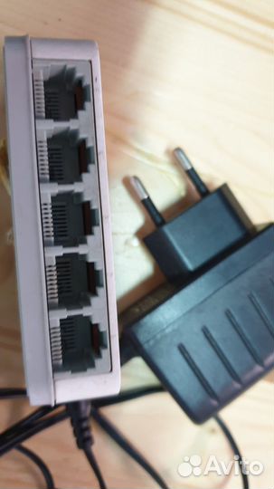 Коммутатор TP-Link LS1005D