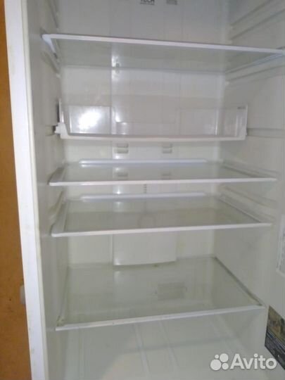 Hotpoint Ariston холодильник