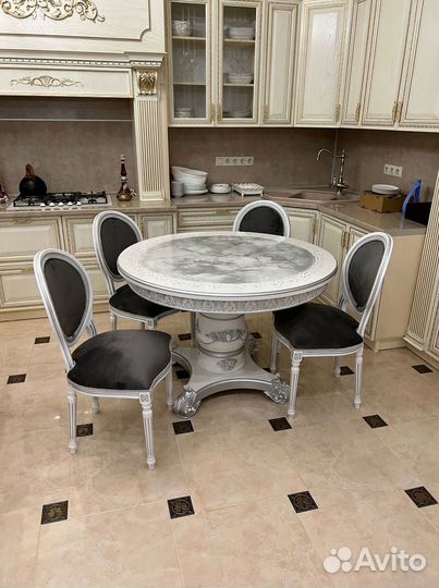 Стол и Стулья