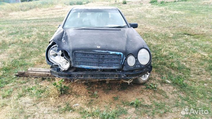 Mercedes-Benz E-класс 3.2 AT, 1997, битый, 350 000 км