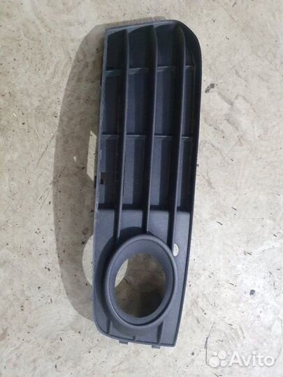 Решетка птф передняя правая Audi A4 B8 седан 2.0