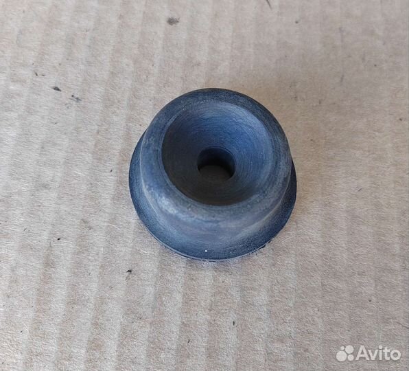 Опора радиатора Nissan Cefiro A32 /Maxima