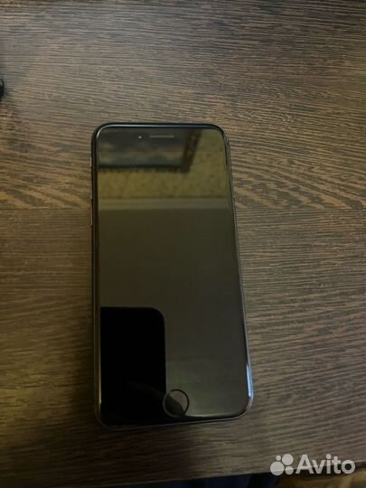 iPhone 8, 64 ГБ
