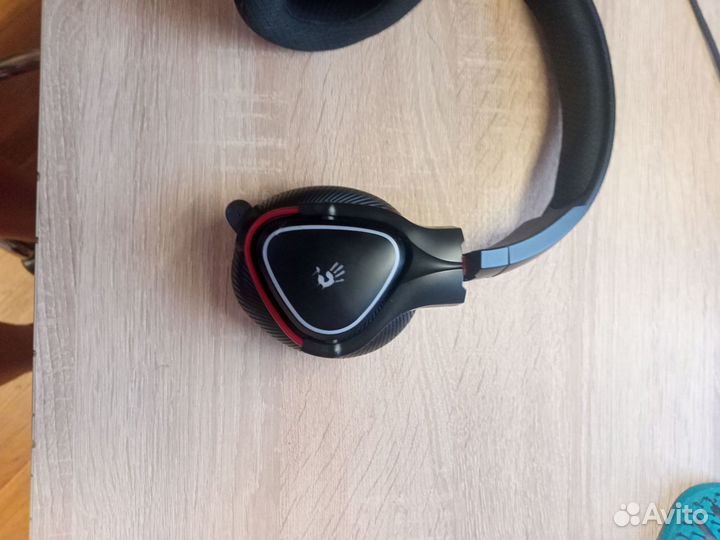 Беспроводные наушники bloody