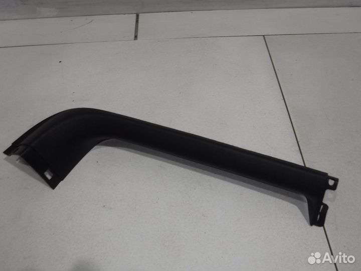 Обшивка двери багажника Discovery 3