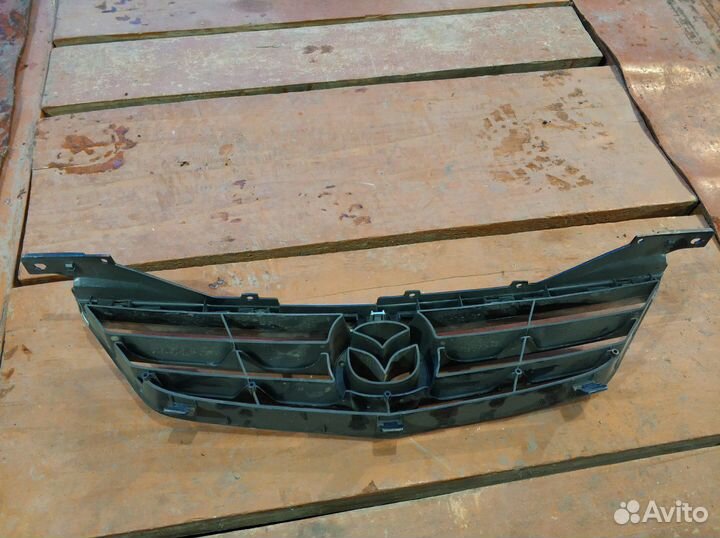 Решетка радиатора Mazda Cappella